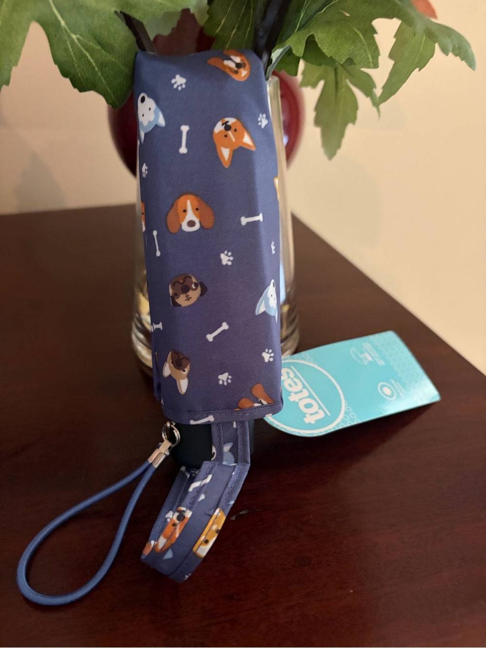 NWT Totes compact dog themed umbrella